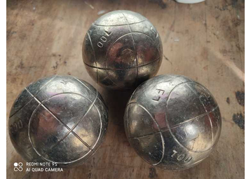 Boule de pétanque -  