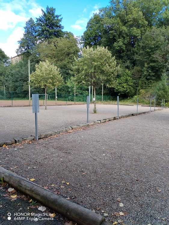 Terrain de pétanque du club petanque club cours-la-ville - Cours-la-Ville